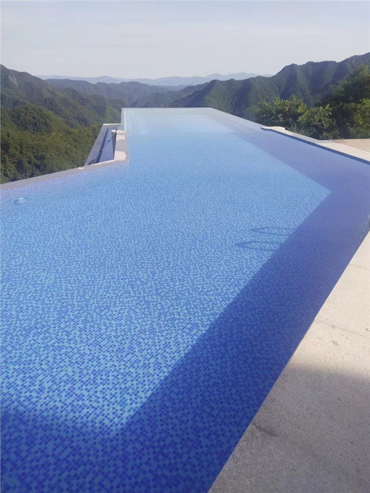 無(wú)邊際泳池設(shè)備